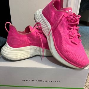 APL Women’s Streamline Fusion Pink